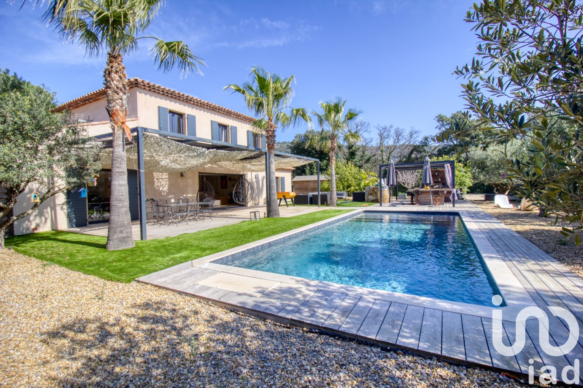 Le-Plan-De-La-Tour - 177m² - 6p. - 4ch.