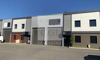 Commerce  328 m² à louer à Saint-Priest (69800)