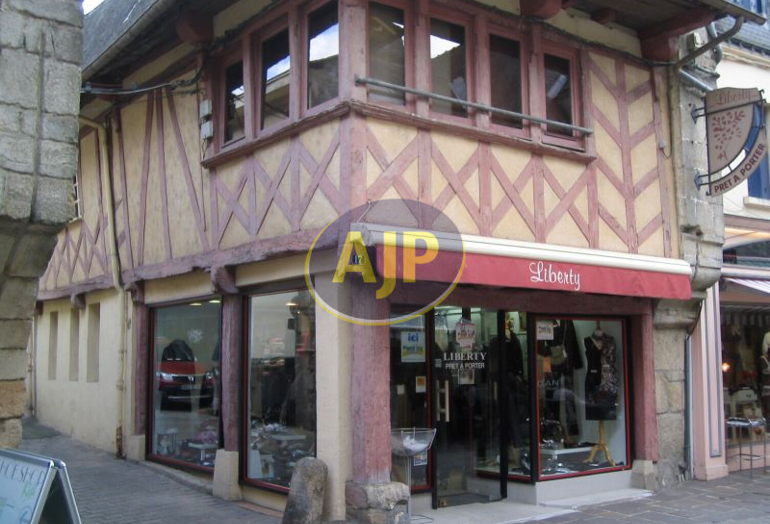 Local mixte (Pro/Hab) à vendre à Pontivy — photo 1