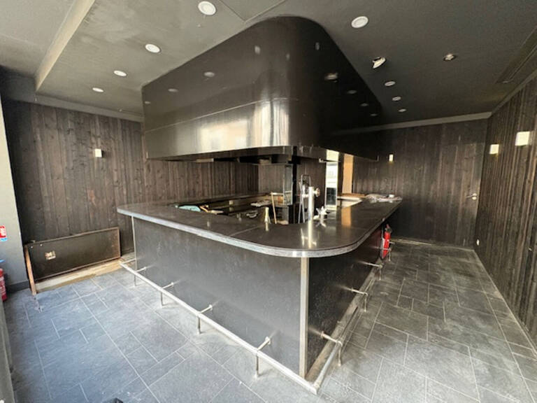 Local commercial  ABBESSES MONTMARTRE 55m2 — photo 1