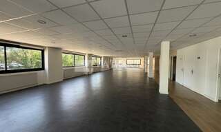 Commerce  360 m² à louer à Dardilly (69570)