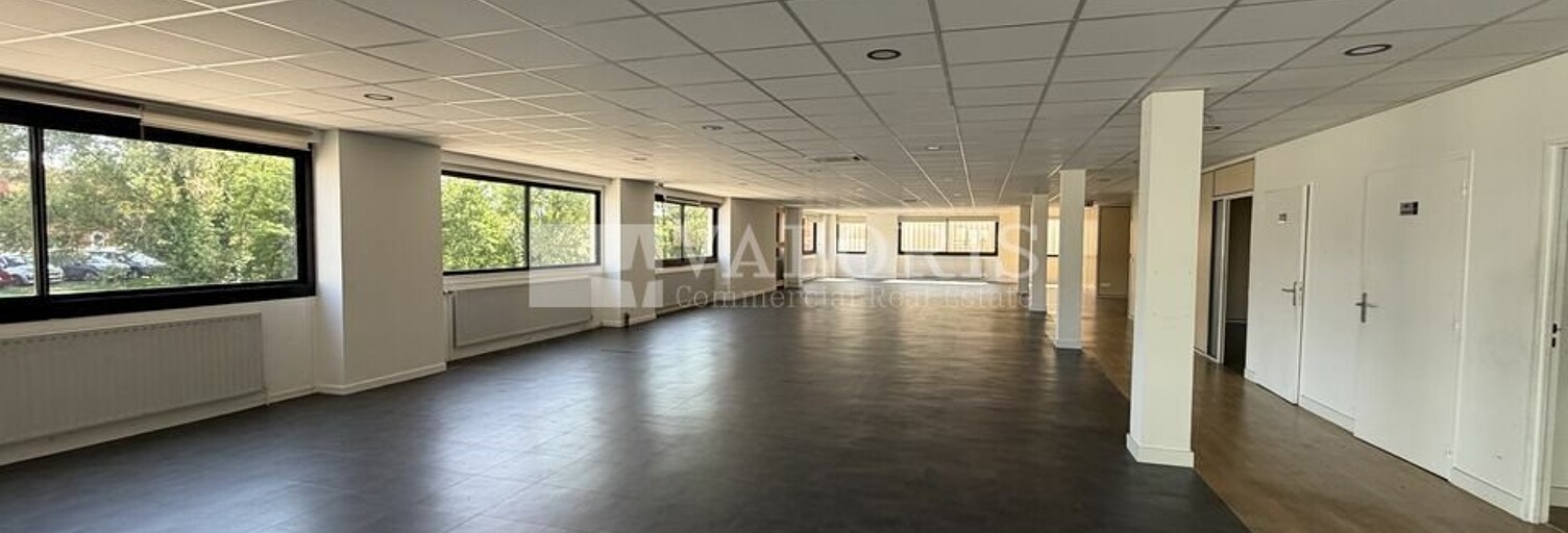 Commerce  360 m² à louer à Dardilly (69570)