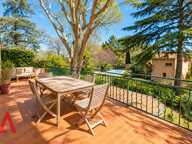 Charme méditerranéen dans un domaine viticole historique | Appartement 2 chambres | Grande terrasse | Parc privé, 2 piscines et 2 places de parking | 195 000  I Alignan-du-Vent — photo 3