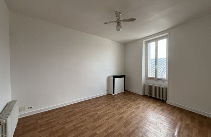Maison de bourg de 4 pièces principales — photo 2