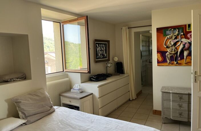 Maison de bourg de 7 pièces principales — photo 2