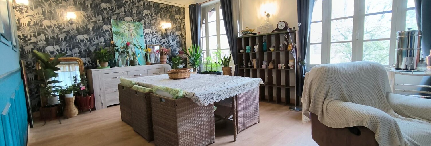 Maison 9 Pièces 162 m² à vendre à Belle-Isle-en-Terre (22810)