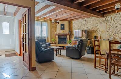 Maison en pierre de 4 pièces principales — photo du bien