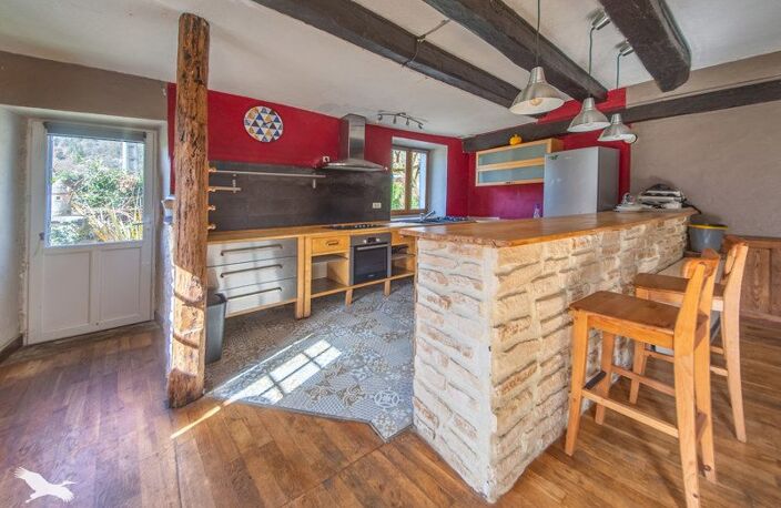 Maison en pierre de 5 pièces principales — photo 2