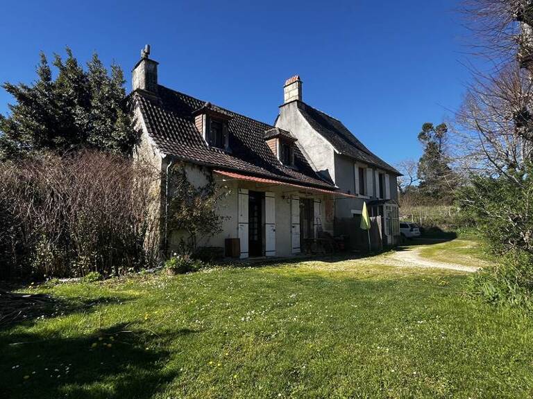 Maison en pierre de 8 pièces principales — photo 1