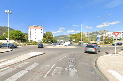 Garage  96000 €