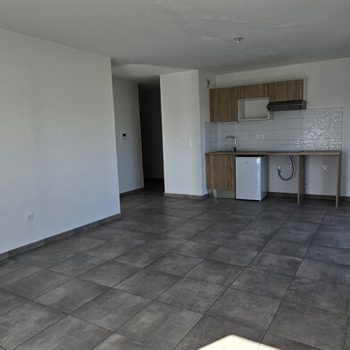 Appartement 3 pièces 750 €