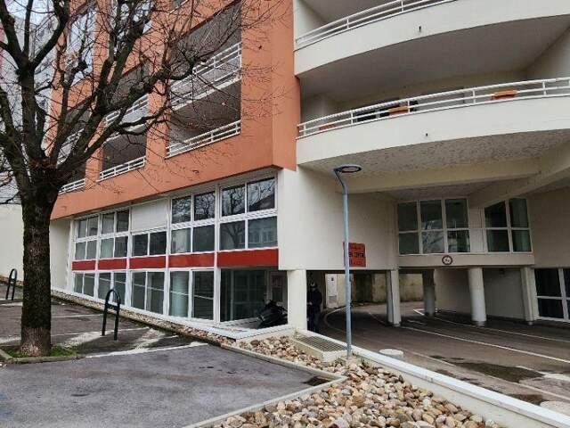 Vente Local d'activités 98 m&sup2; — photo du bien