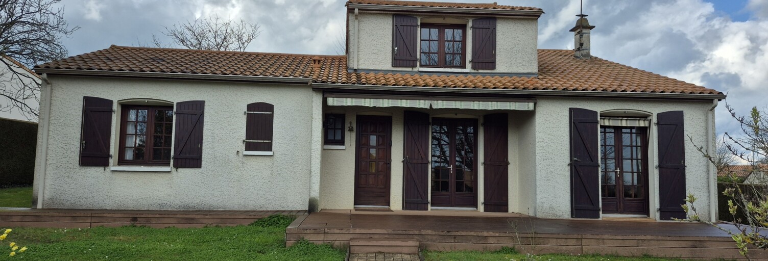 Maison 5 Pièces 122 m² à vendre à Azay-le-Brûlé (79400)