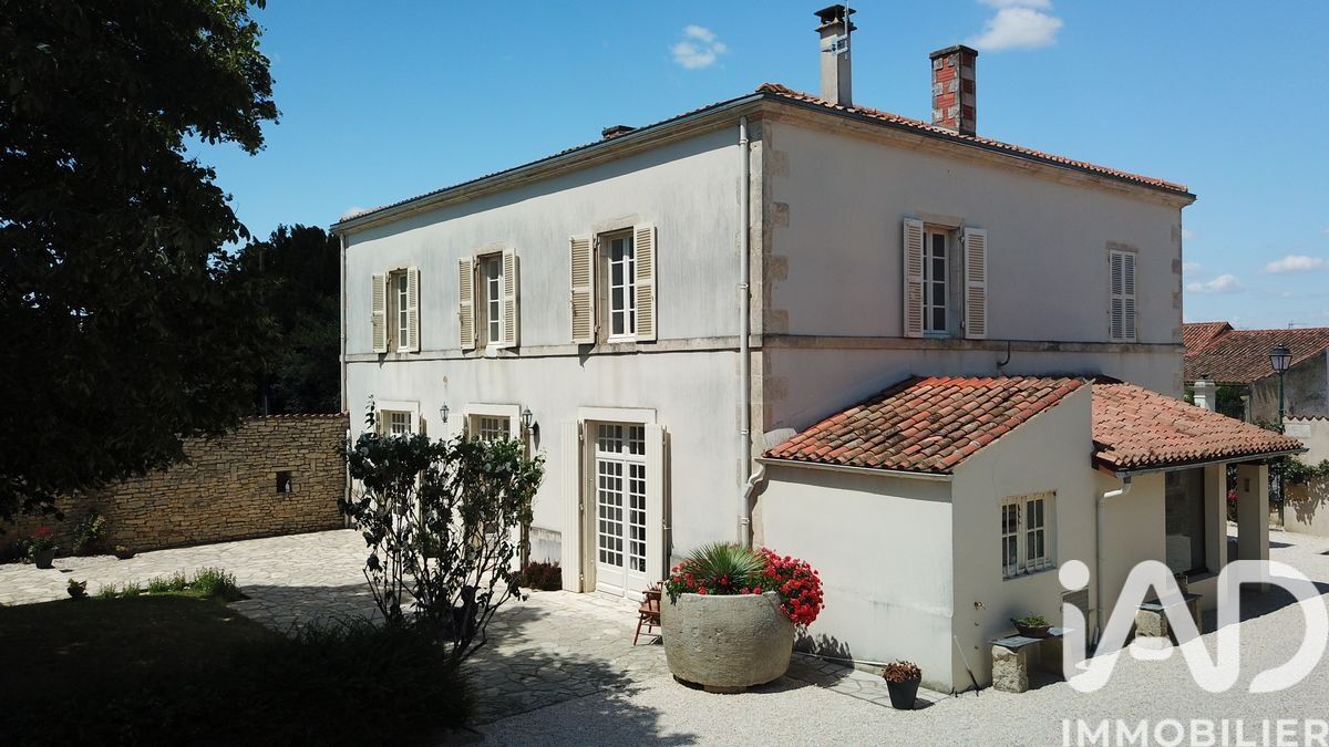 St-Sauveur-D-Aunis - 431m² - 15p. - 11ch.