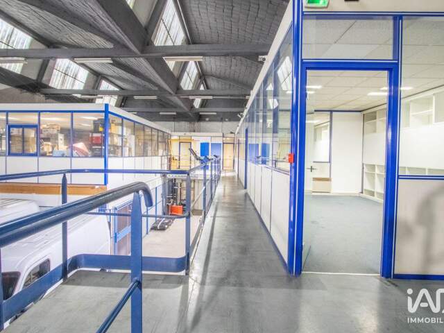 Location Local d'activités 83 m&sup2; — photo du bien