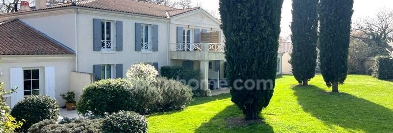 Commerce 40 Pièces 1016 m² à vendre à Châteaubernard (16100)