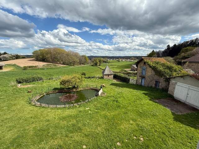 EN EXCLUSIVITE Très belle propriété de 215m² avec piscine et dépendances sur 6626 m² de terrain 177 900 € — photo du bien