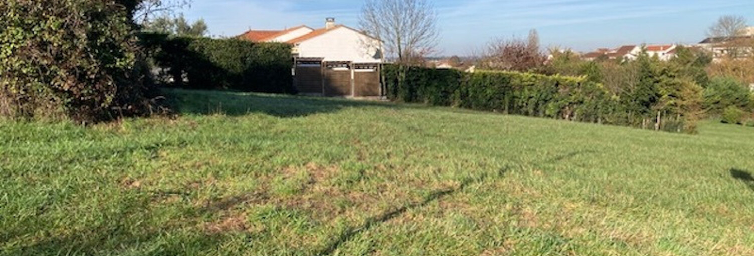 Terrain  734 m² à vendre à Bussac-sur-Charente (17100)