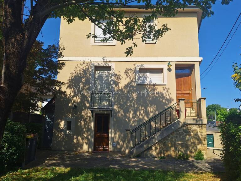 Immeuble de caractère - BRIVE LA GAILLARDE (19) — photo 1