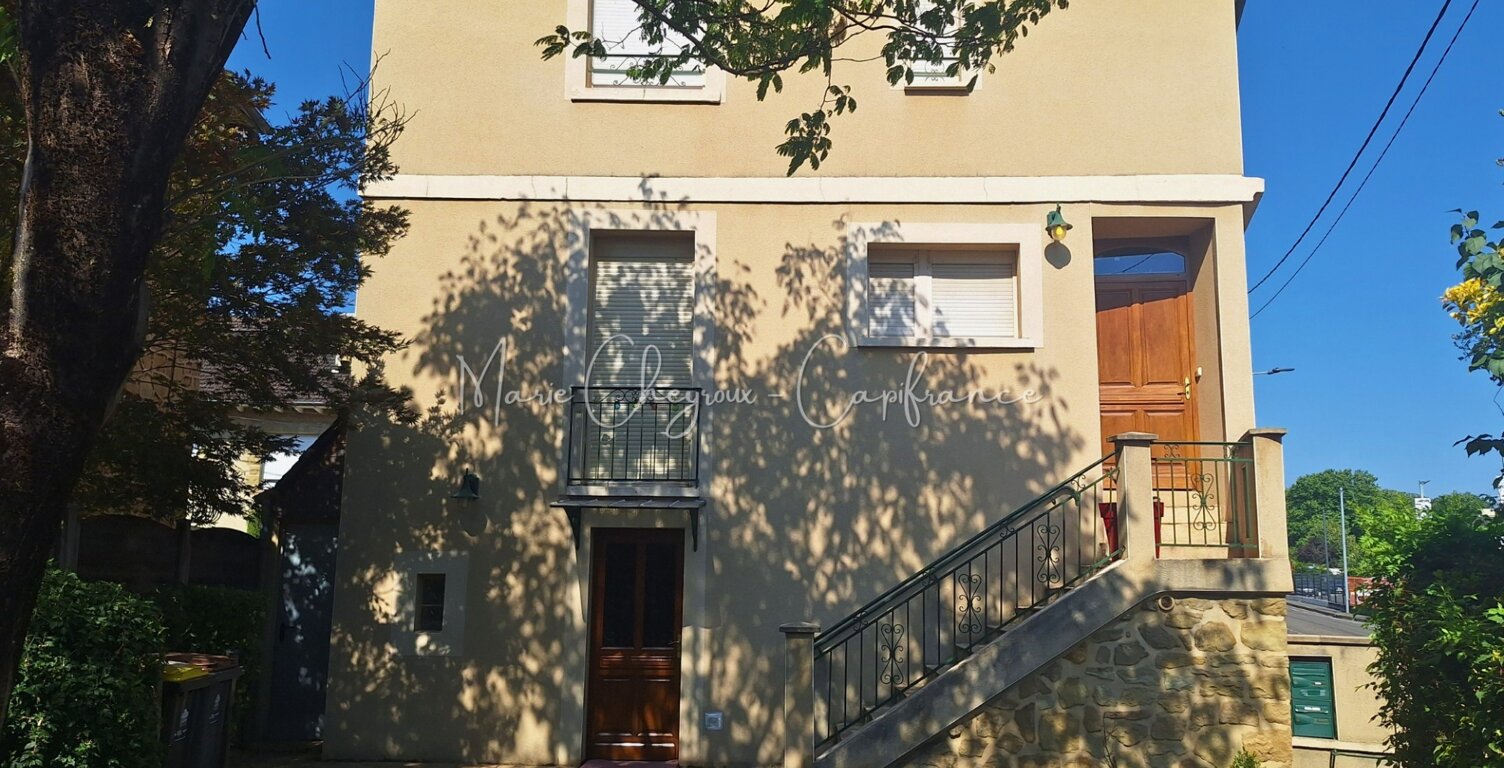 Immeuble de caractère - BRIVE LA GAILLARDE (19) — photo 1