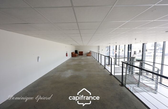 Local d’activité / commercial premium – 740 m² – axe stratégique – terrain 7 500 m² – accès poids lourds — photo 3