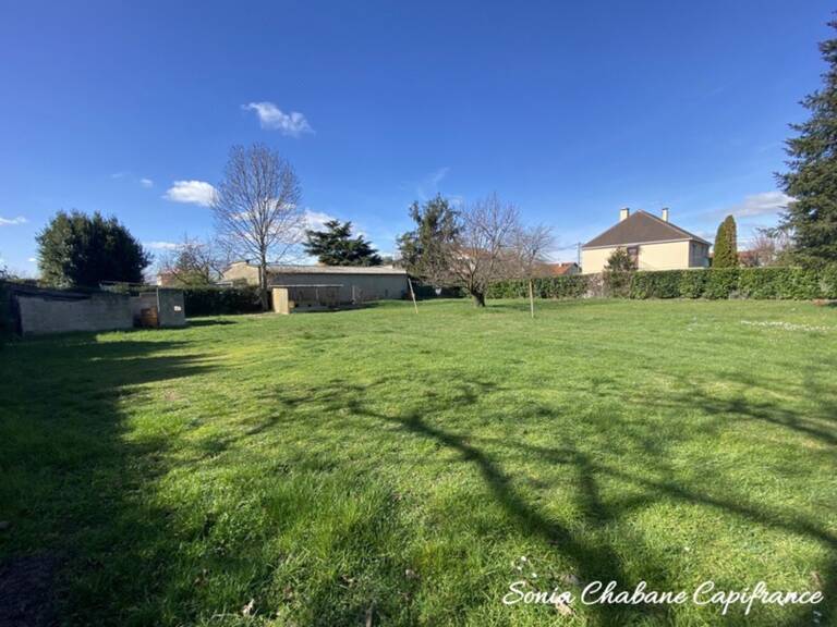 A vendre sur SAINT-PRIEST MANISSIEUX (69 800) - Terrain plat constructible de 1 004 m² — photo 1