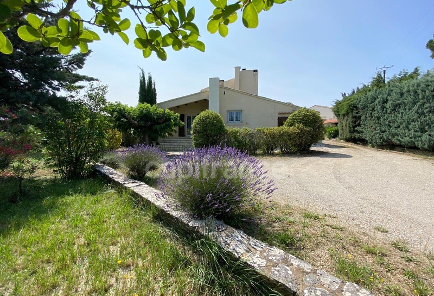 Dpt Gard (30), à vendre Proche Uzès 10mn, maison P4, grand terrain paysagé, piscinable de 1620m2 — photo 1