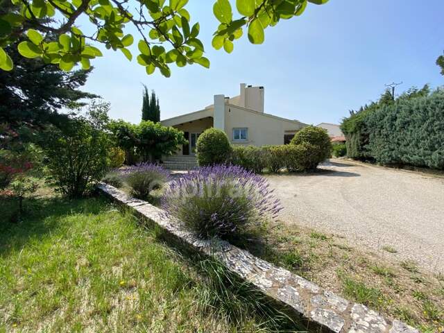 Dpt Gard (30), à vendre Proche Uzès 10mn, maison P4, grand terrain paysagé, piscinable de 1620m2 — photo du bien
