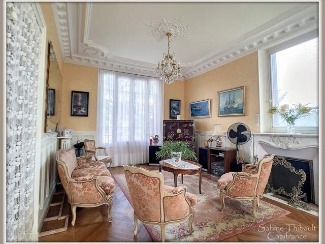 Dpt Sarthe (72), à vendre AUBIGNE RACAN maison 7 pièces 196 m2 - Studio — photo du bien