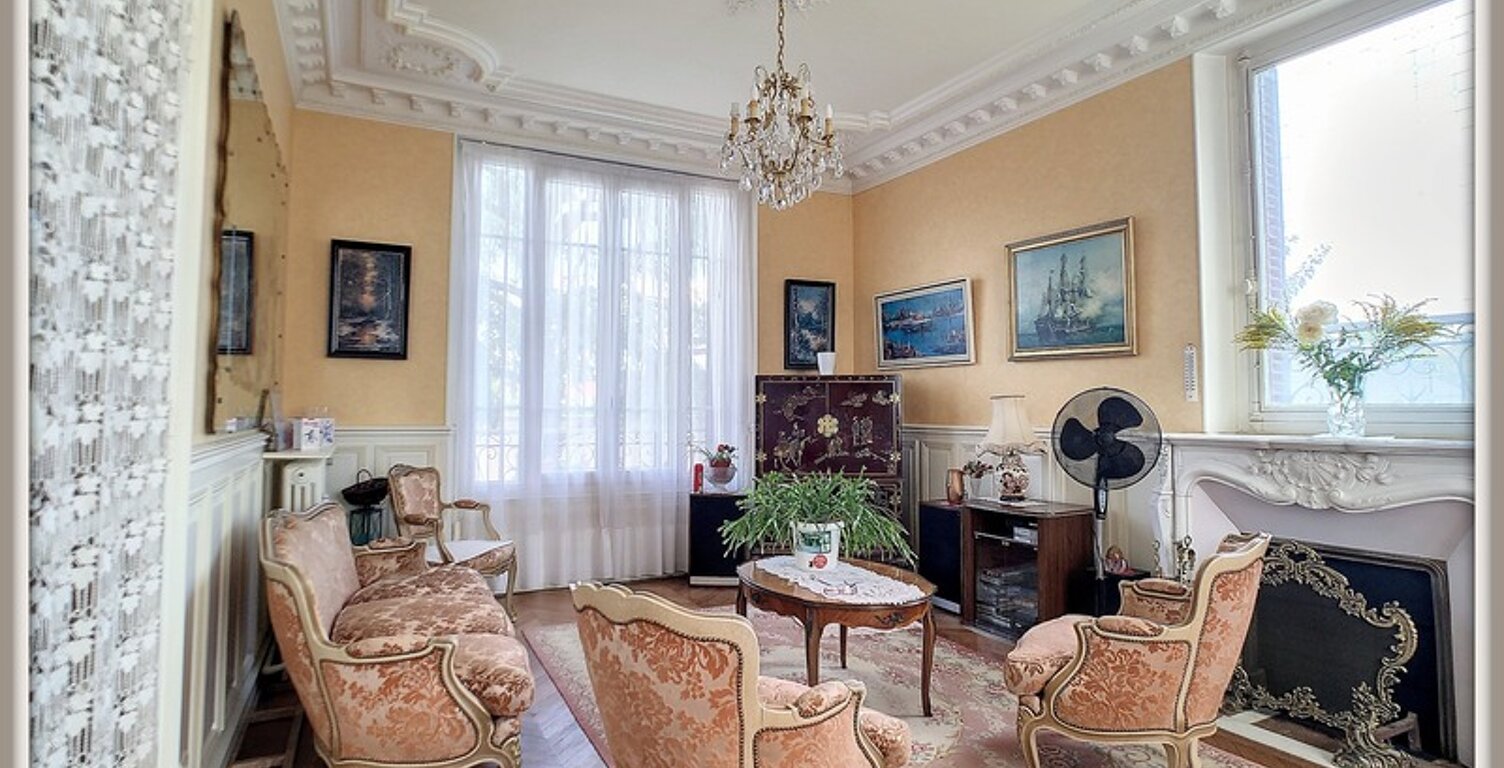 Dpt Sarthe (72), à vendre AUBIGNE RACAN maison 7 pièces 196 m2 - Studio — photo 1