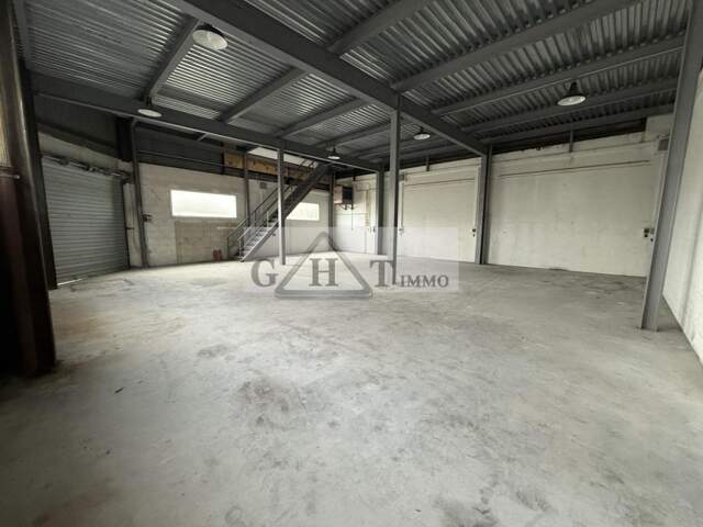 LOCAL D'ACTIVITÉS 520M2 À LOUER MONTREUIL — photo du bien