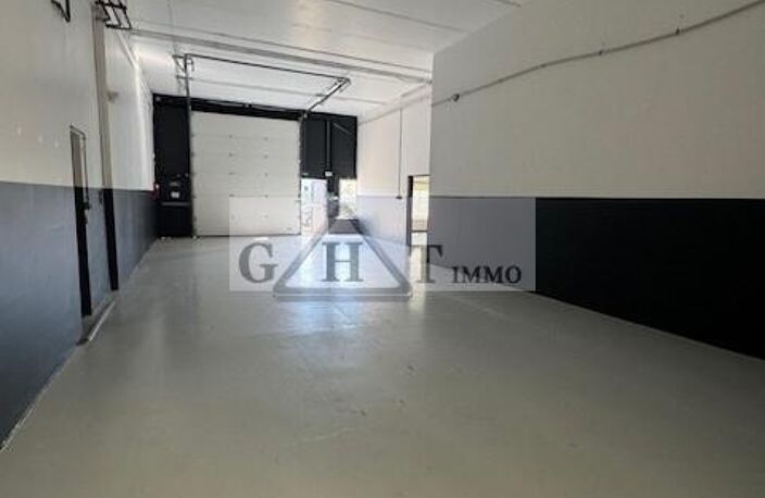 À vendre – Locaux d’activité et entrepôt – Trappes — photo 2