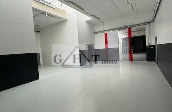 À vendre – Locaux d’activité et entrepôt – Trappes — photo 3
