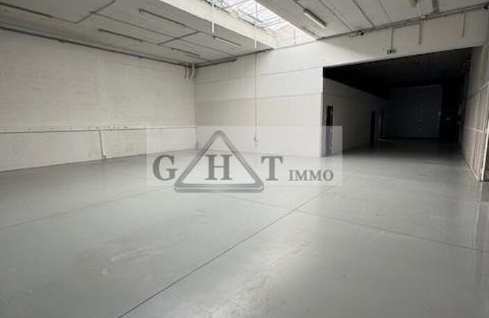 À vendre – Locaux d’activité et entrepôt – Trappes — photo 4