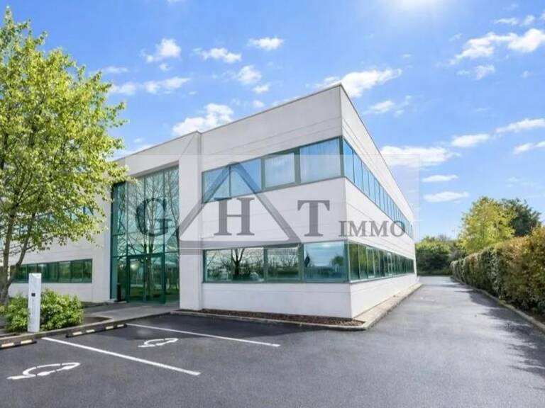 Immeuble indépendant de bureaux – Morangis (Zone industrielle) — photo 1