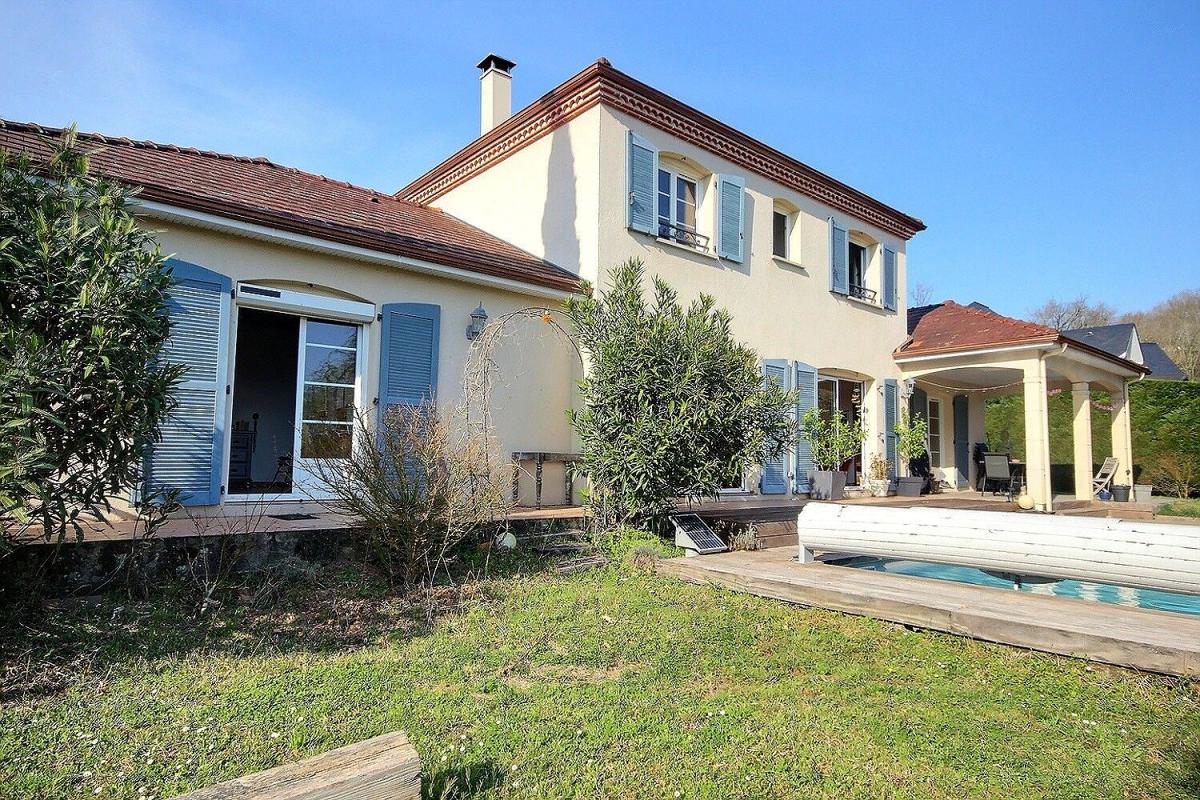 Villa / Maison  T7 à vendre Serres-Castet 64121