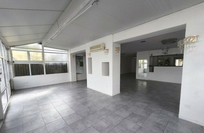 Bien Commercial À Vendre — photo 4