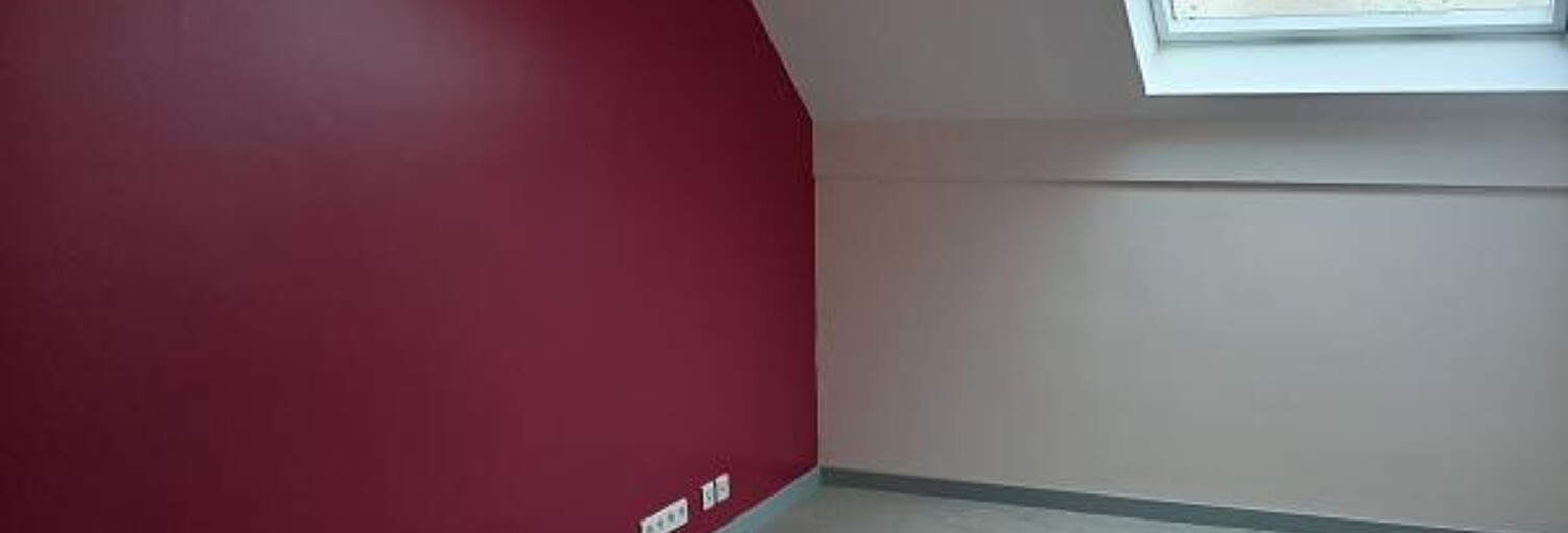 Bureau  27 m² à louer à Cholet (49300)