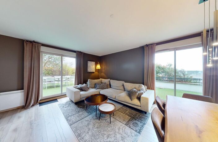 À Vendre - Appartement RARE ROOF TOP avec Grande Terrasse & Double Box Sous-Sol — photo 3