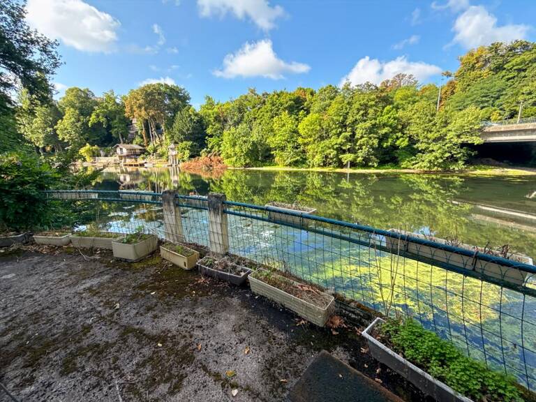  Bords du Loiret : Havre de paix au cœur d'un jardin de 800 m² (fort potentiel) — photo 1