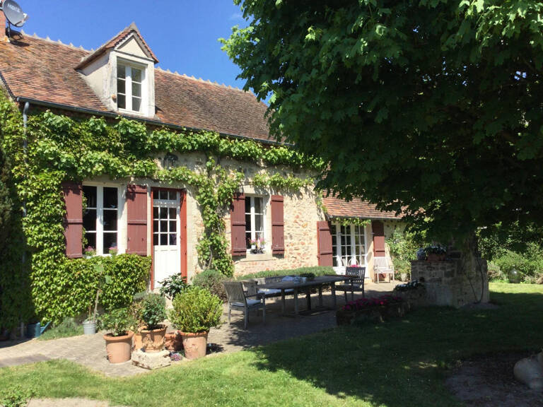 Propriété d'exception au Châtelet : 3,5 ha de nature avec pi — photo 1