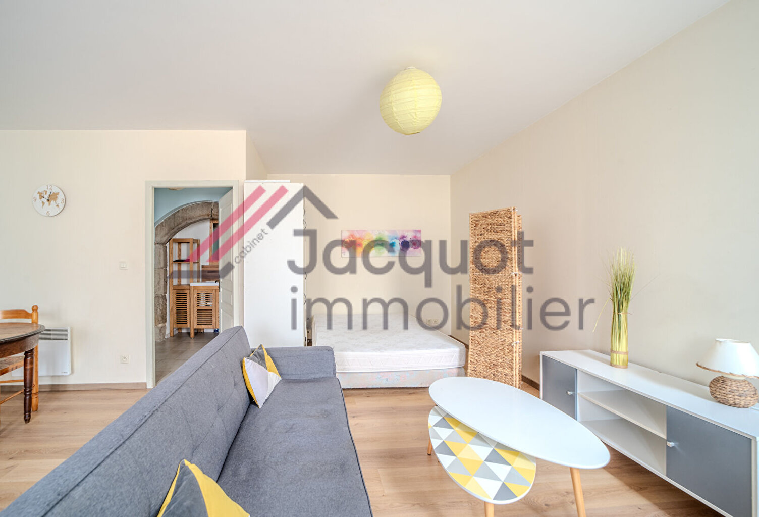 Immeuble avec grand appartement + studio  Idéal investisseur ou grande famille Conliège — photo 1