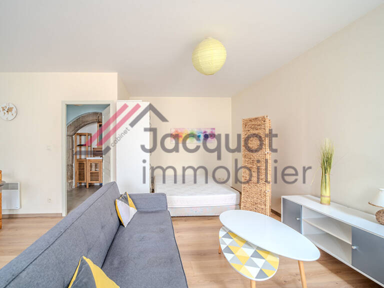 Immeuble avec grand appartement + studio  Idéal investisseur ou grande famille Conliège — photo 1