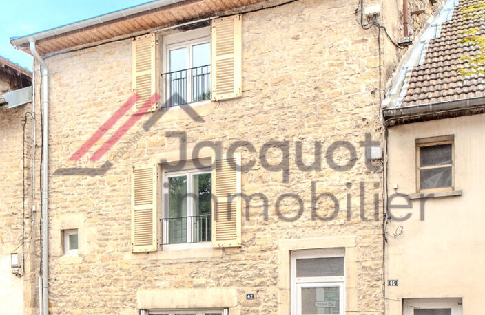 Immeuble avec grand appartement + studio  Idéal investisseur ou grande famille Conliège — photo 2