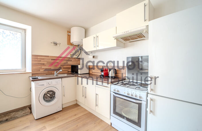 Immeuble avec grand appartement + studio  Idéal investisseur ou grande famille Conliège — photo 3