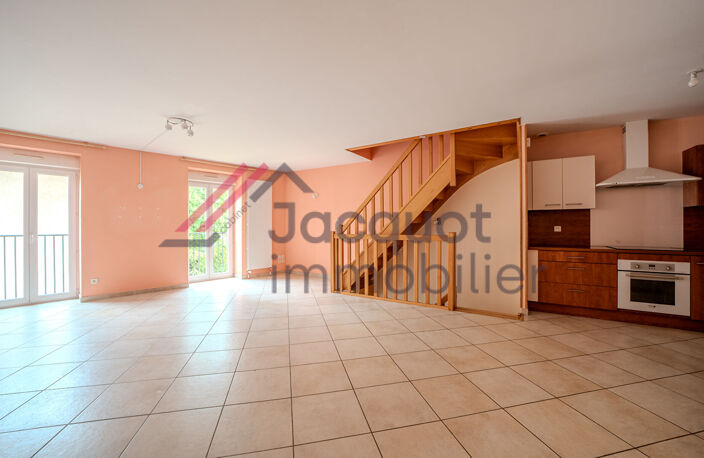 Immeuble avec grand appartement + studio  Idéal investisseur ou grande famille Conliège — photo 5