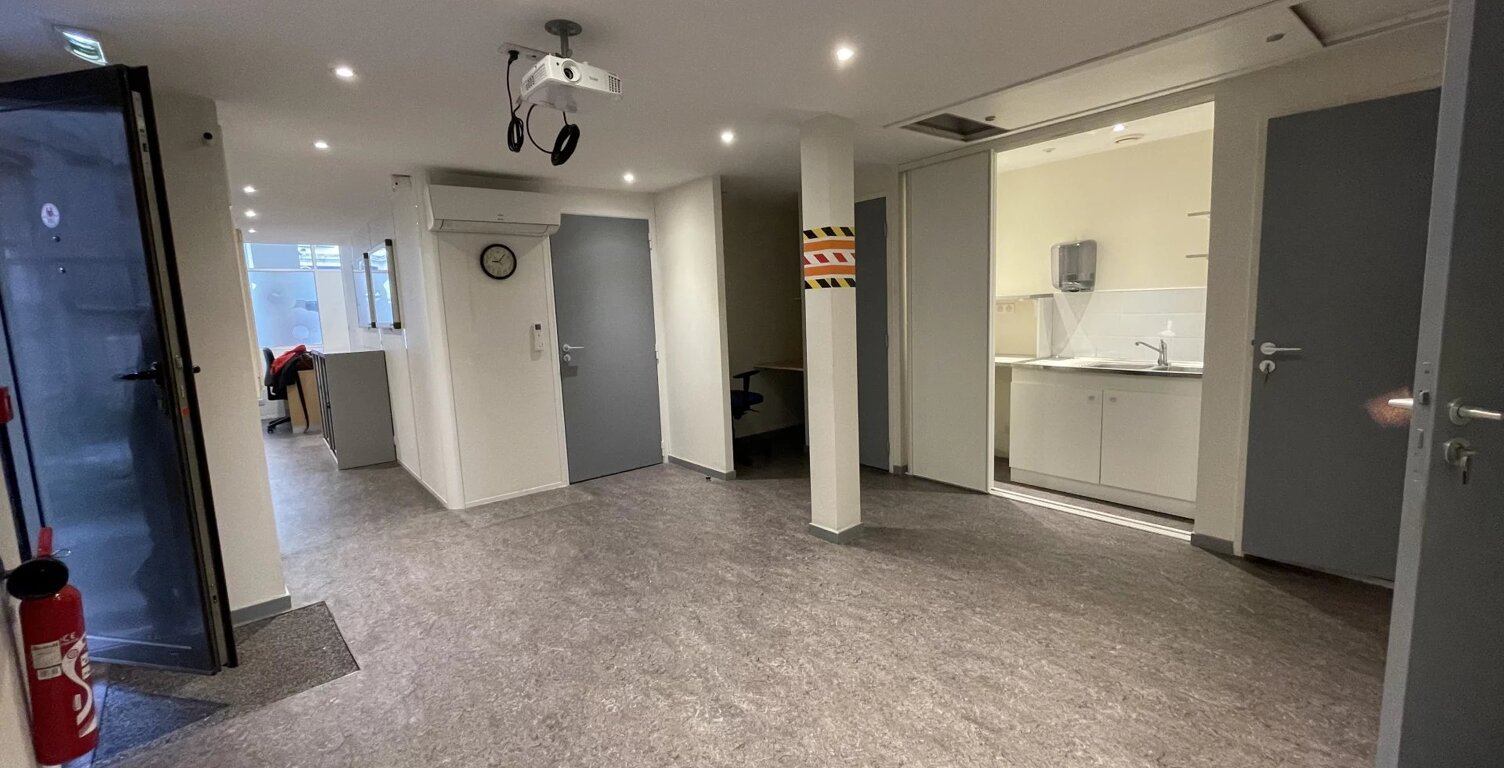 Local commercial — photo 1