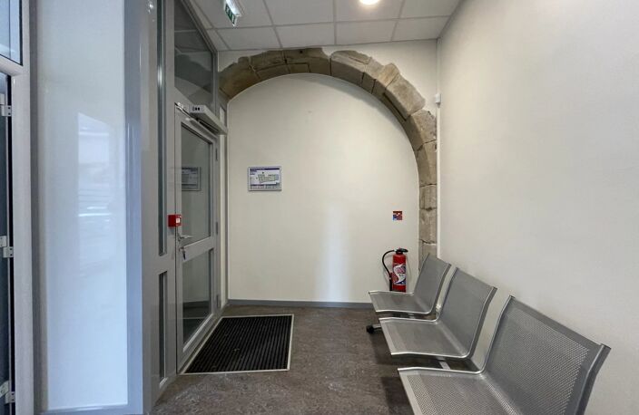 Local commercial — photo 2