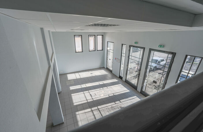À LOUER - IMMEUBLE DE BUREAUX INDÉPENDANT 212m2 — photo 5