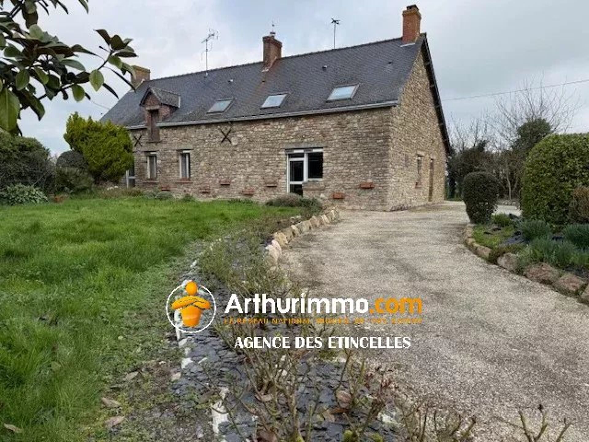 Maison 5 pièces 194 m² · à Retiers · 194 m² · 261 000 €